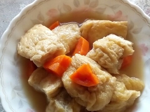 栃尾油揚げ　ニンジン　煮物